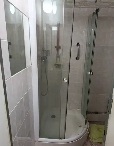 Darujem sprchový kút