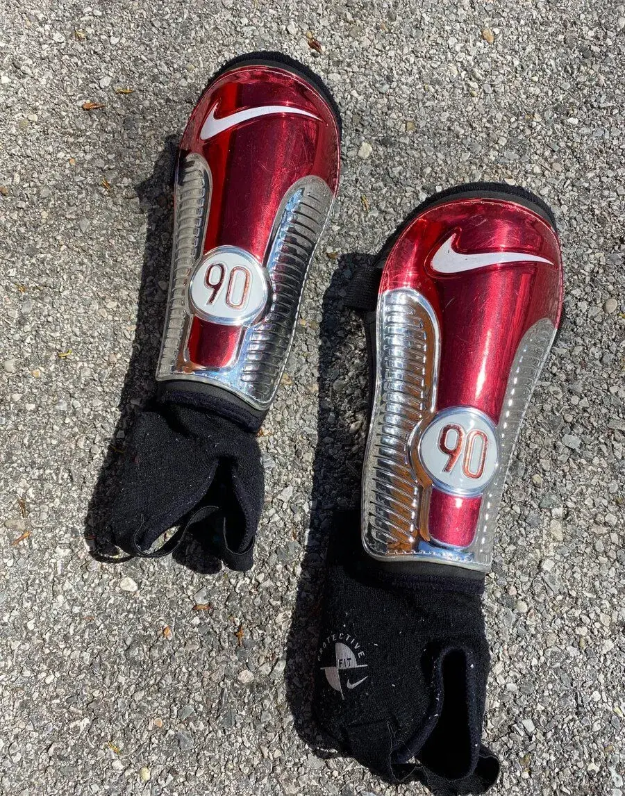 Futbalové chrániče NIKE - veľkosť L