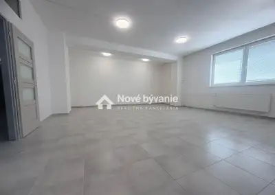 Prenájom: moderná kancelária (N107-26-DASE)