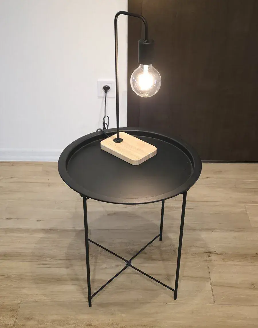 Konferenčný stolík čierny okrúhly + lampa
