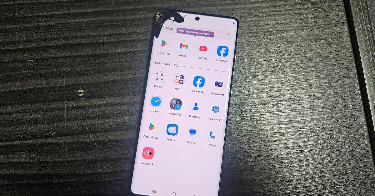 Poškodená Motorola G85 - puknutý lcd