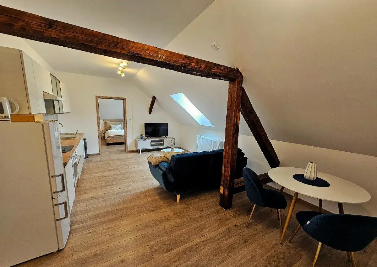 NA PRENÁJOM: Komplektne zariadený 2-izbový 55 m² byt