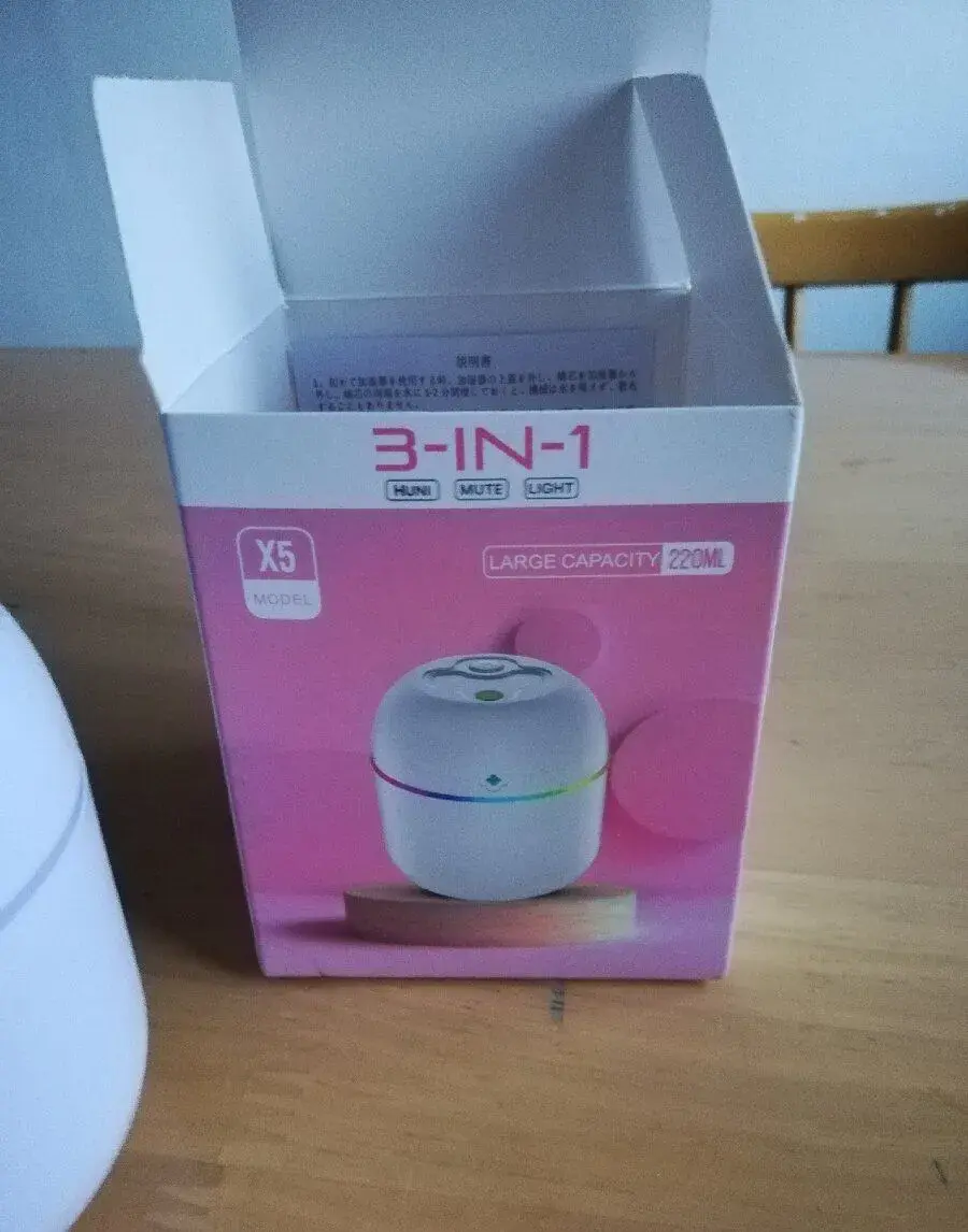 Aromaterapeuticky strojček s USB zvlhčovačom