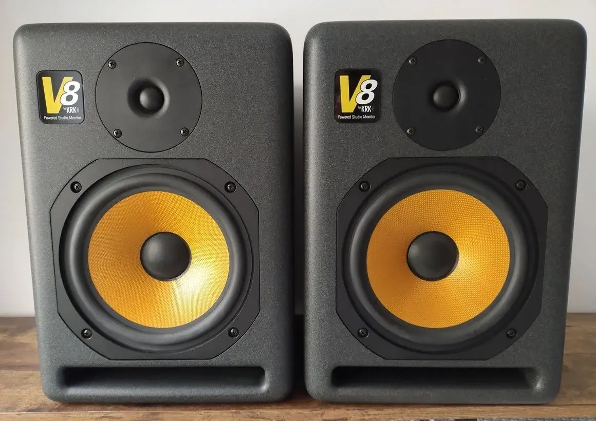 KRK V8 series 1 štúdiové monitory