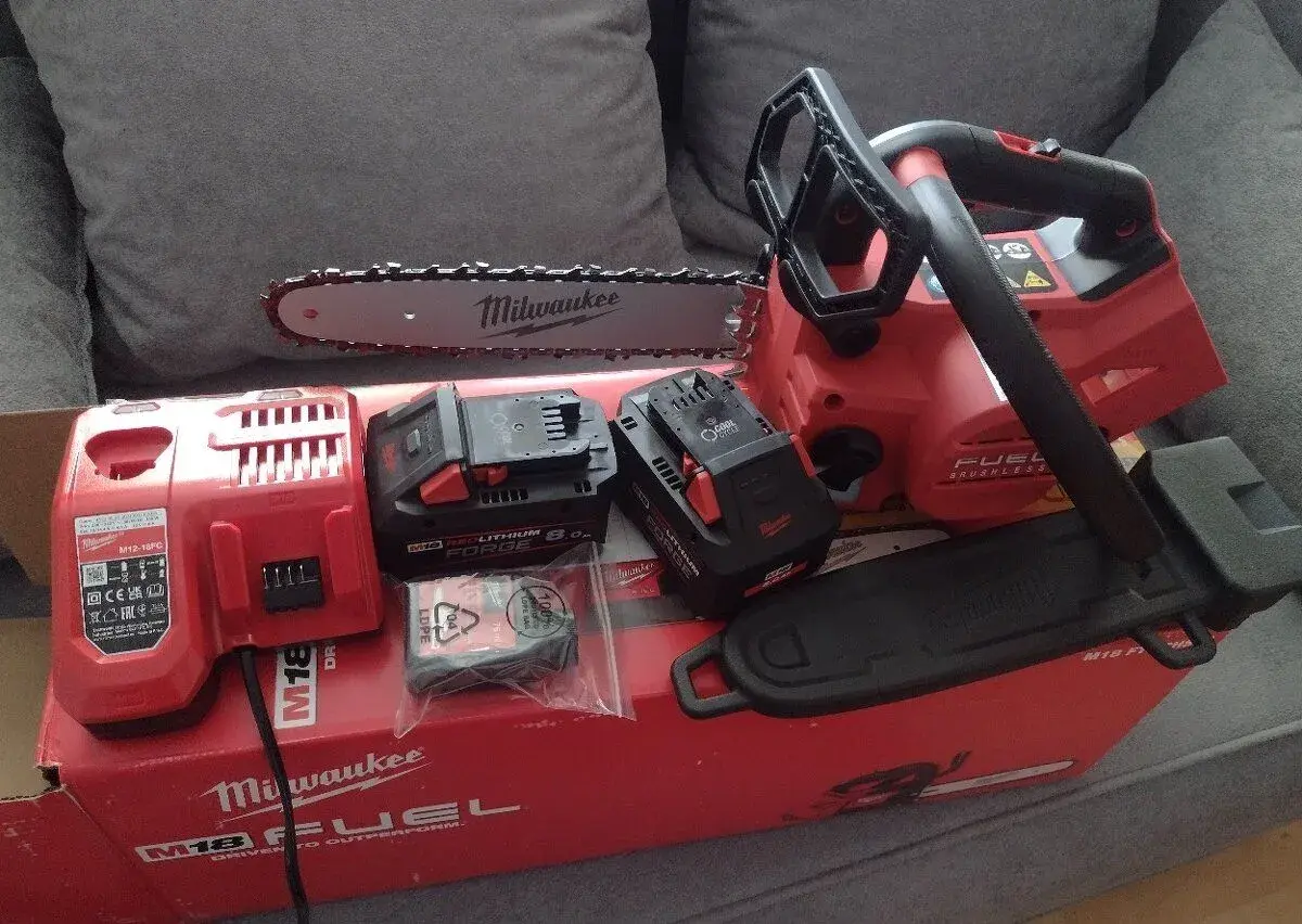 Milwaukee M18 FTHCHS30-802