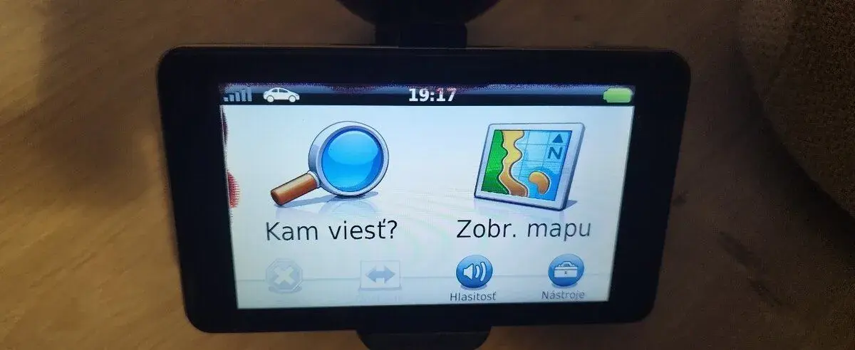 GPS navigácia GARMIN NUVI 3790 s mapou pre rok 2026.