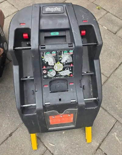 Peg perego zakladna do auta