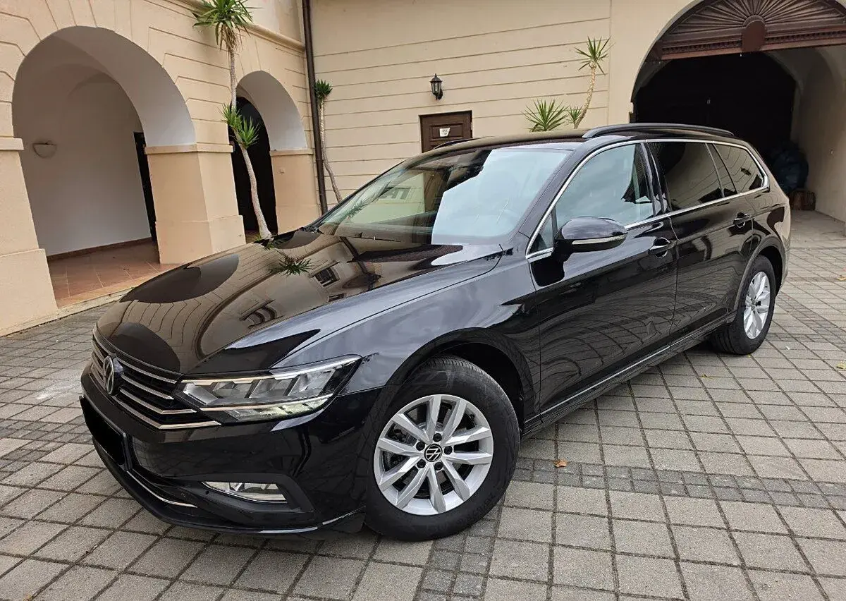 Volkswagen Passat – 2023, 241 830 km