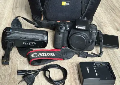 Canon EOS 90D + Canon BG-E14 Battery grip
