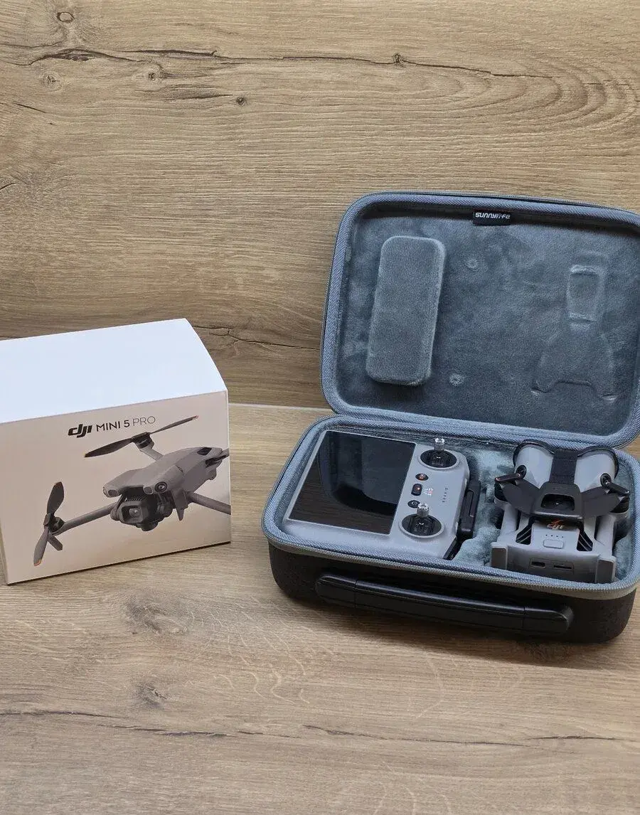 Dron DJI mini 5 pro + DJI RC 2 -> ako nový