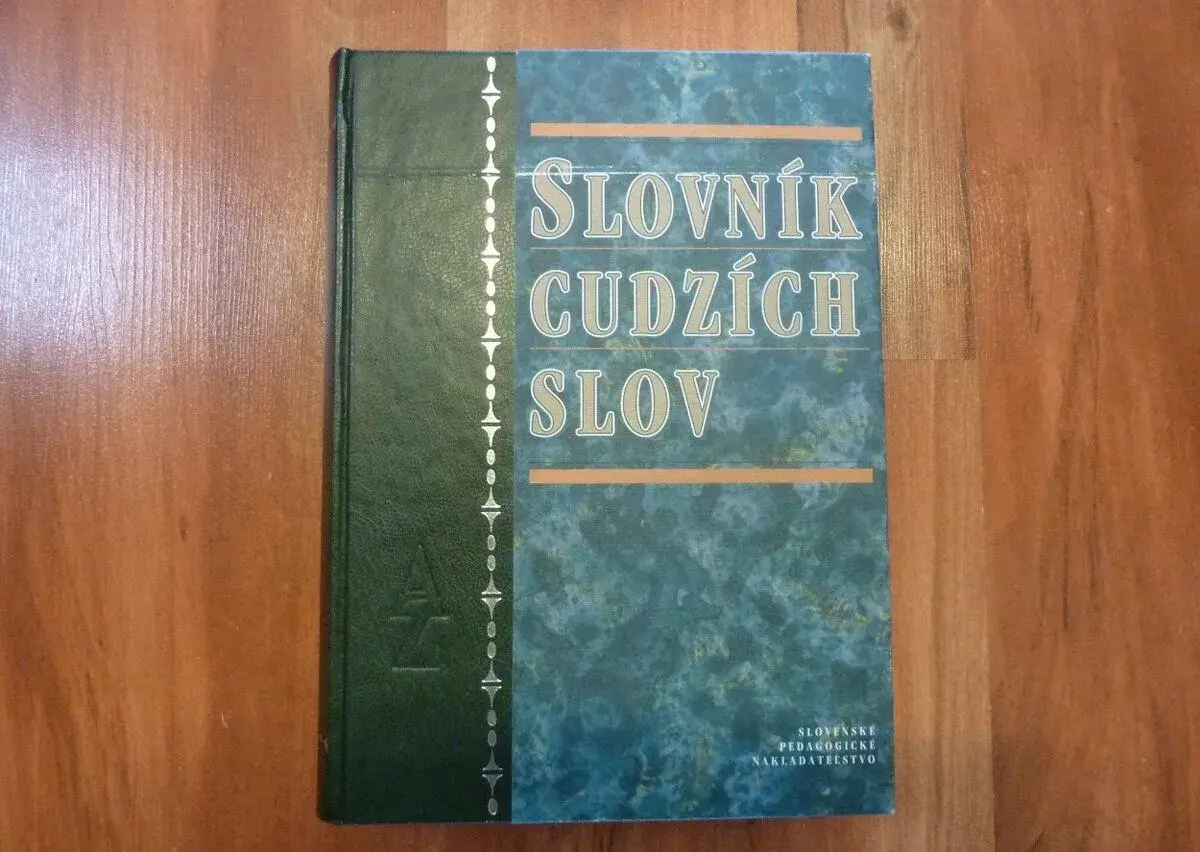 Slovník cudzích slov.
