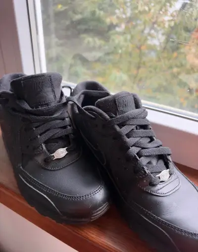 Nike AirMax 90 cierne kozene 41