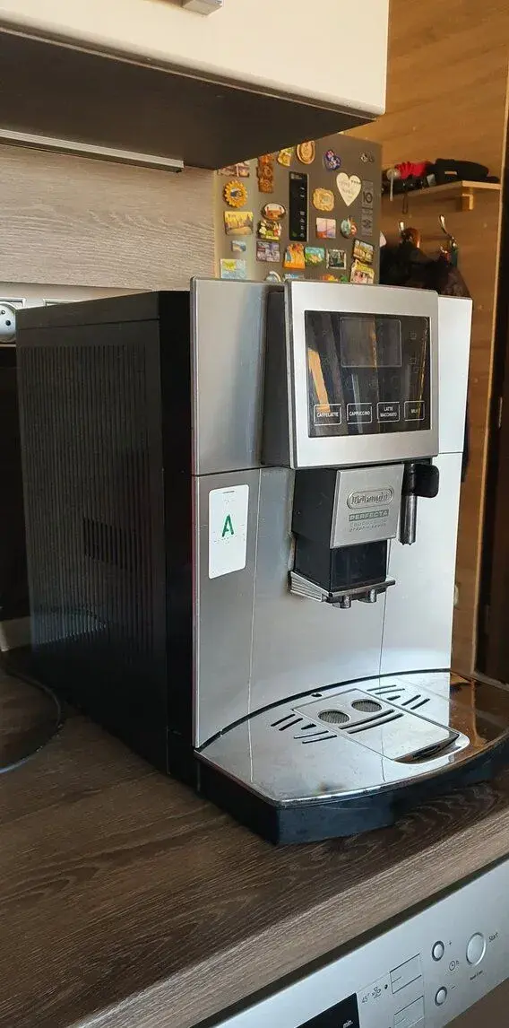 Automaticky kavovar Delonghi Perfecta