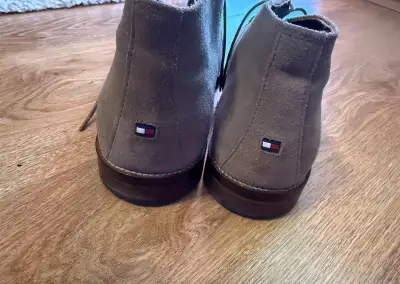 Tommy Hilfiger veľkosť 44