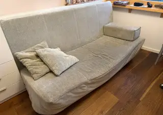 Rozkladacia sedačka IKEA 140 × 200 cm s úložným priestorom