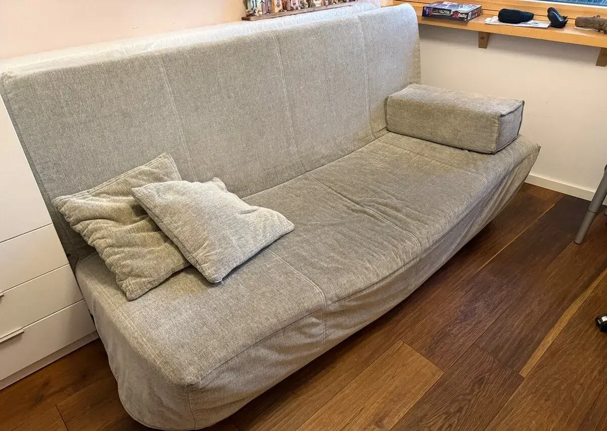 Rozkladacia sedačka IKEA 140 × 200 cm s úložným priestorom