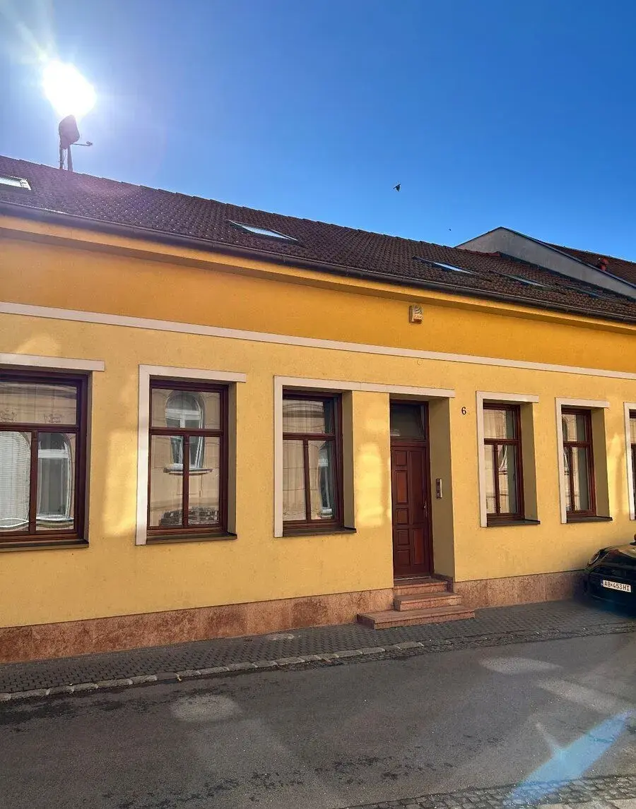 Prenajímam 2 izbovy byt v centre mesta Komárno