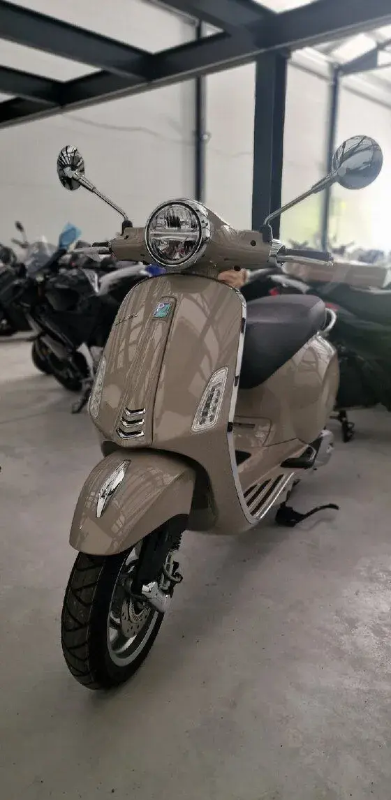 Vespa Primavera 125