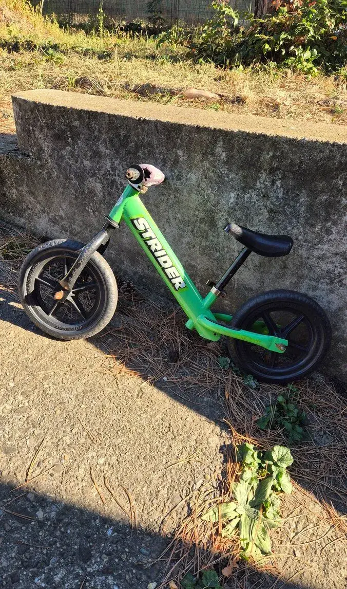 Odrážadlo Strider, detský bicykel BWIN a prilba Cybex