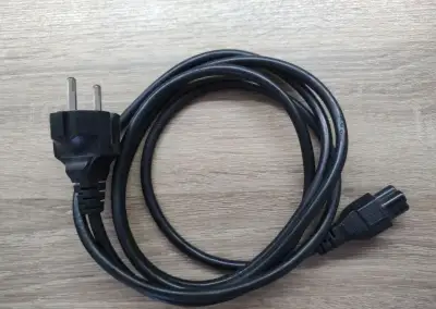 Napajaci kabel 220 V pre adaptery notebookov HP