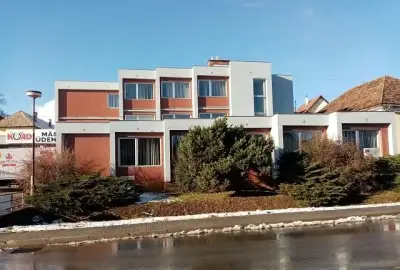 Na predaj dva prevádzkové budovy . Aj jednotlivo