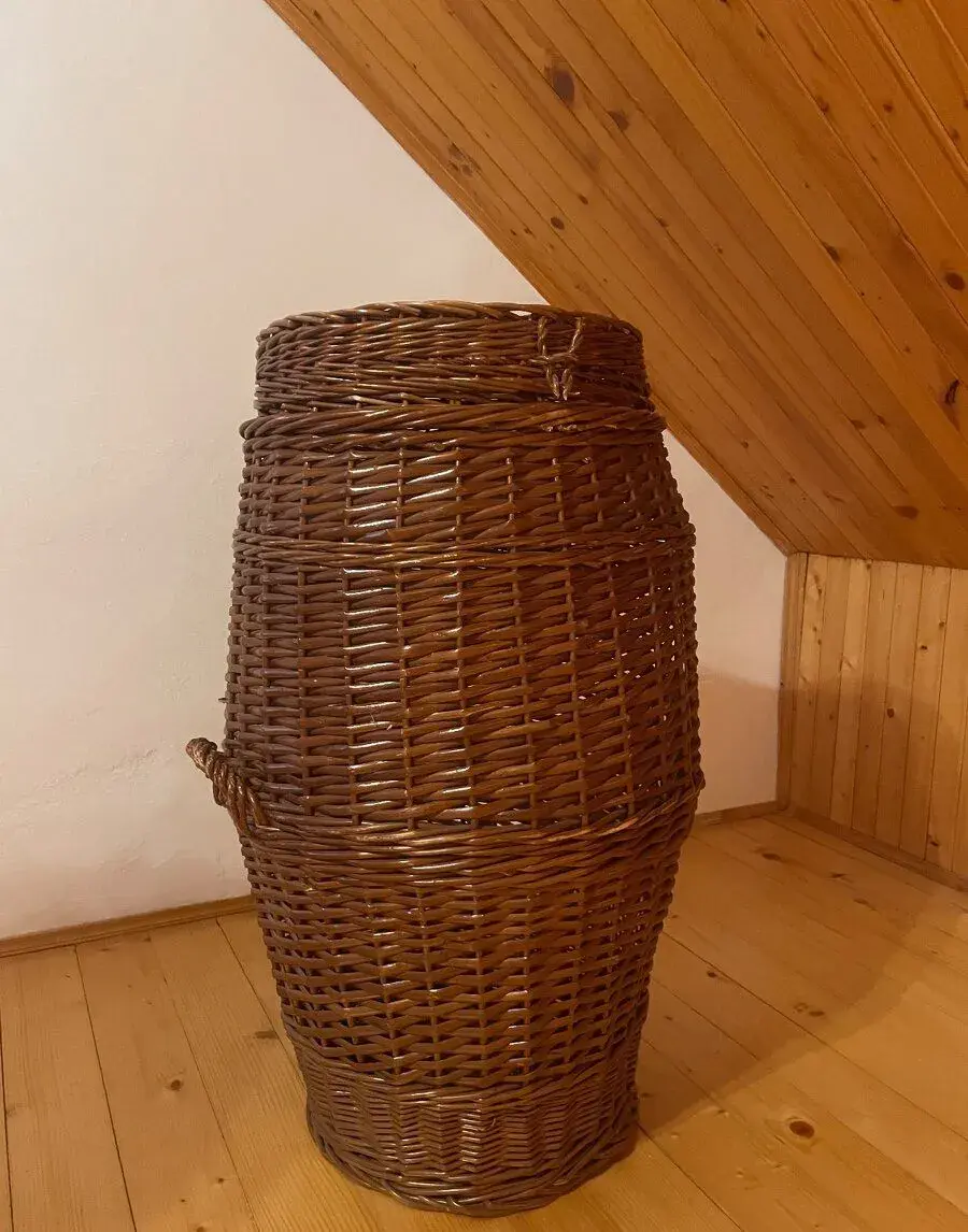 Ratanovy prútený kôš