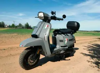 Lambretta V125 Special