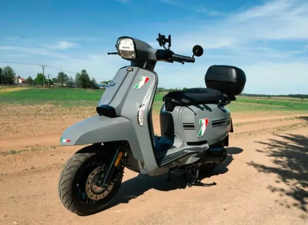 Lambretta V125 Special