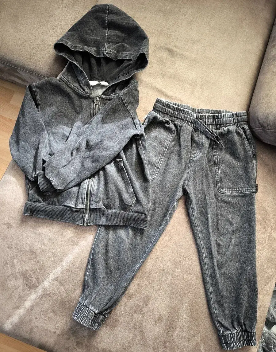 Komplet značky H&M. Veľkosť 110