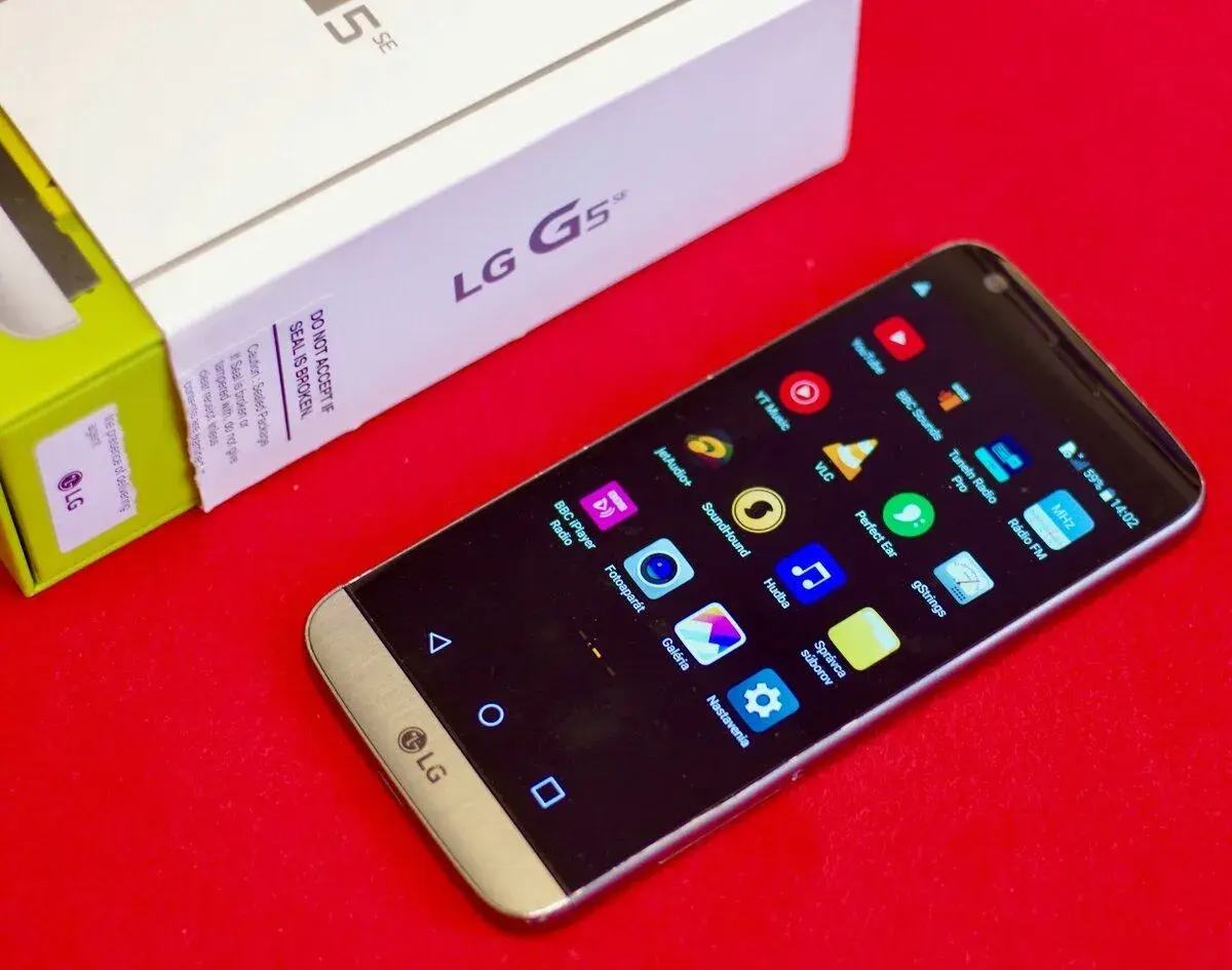 LG G5 SE ultraľahký elegantný telefón s modulárnym dizajnom
