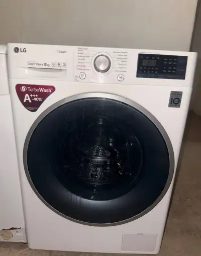 Práčku LG 8 kg Steam TurboWash – STAV
