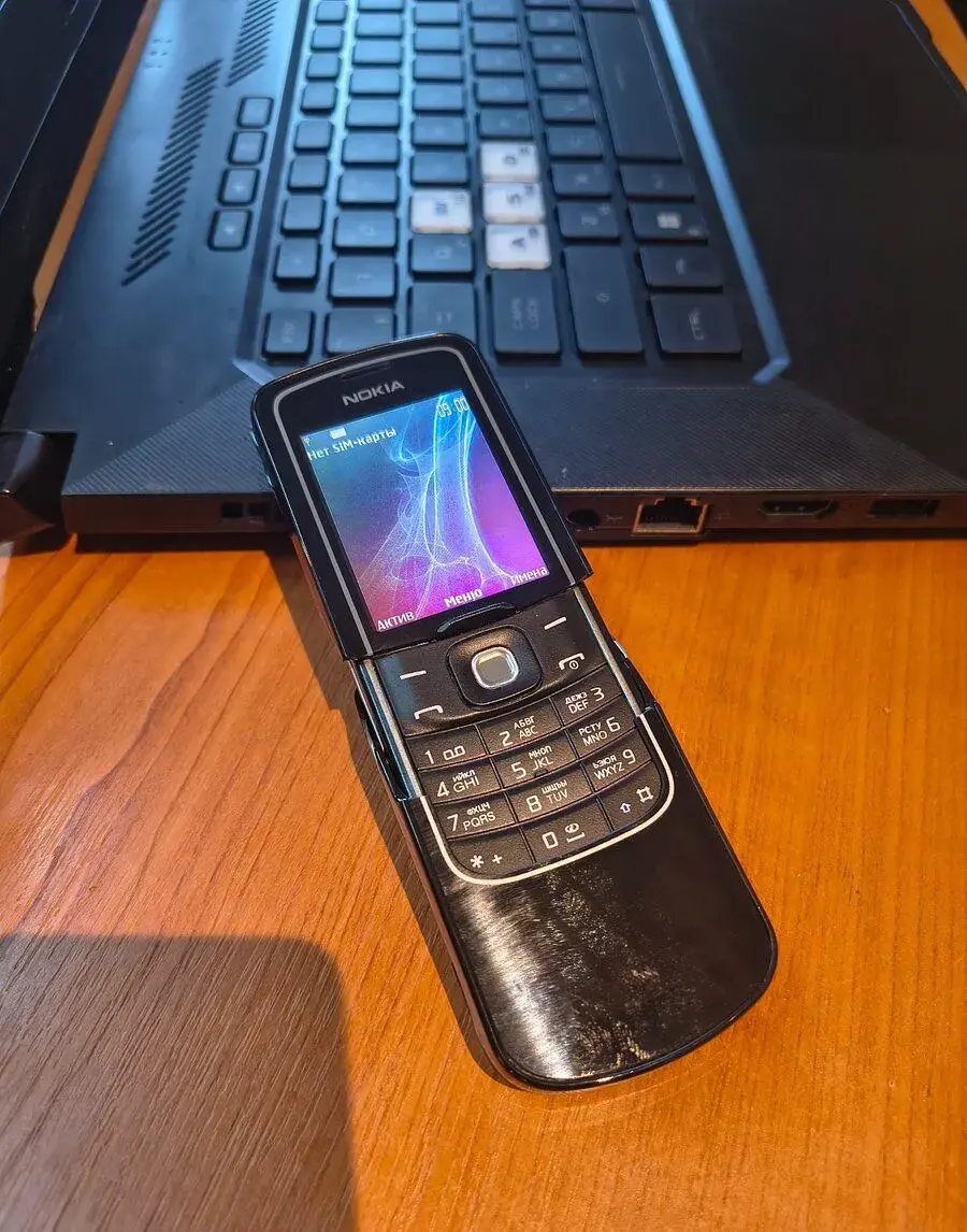Nokia 8600 Luna