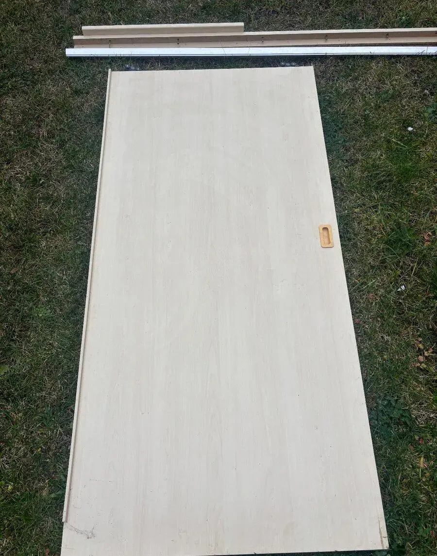 Posuvné interiérové dvere 196,5 × 95 cm s koľajnicou