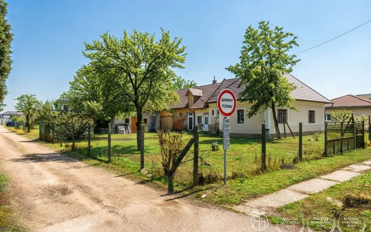 BOSEN | Pozemok s potenciálom pre výstavbu rodinných domov