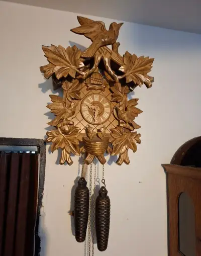 Funkčné 8 dňové kukučkové hodiny REGULA Pozri všetky