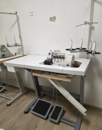 TEXI Quattro 24 T priemyselný šijací stroj overlock