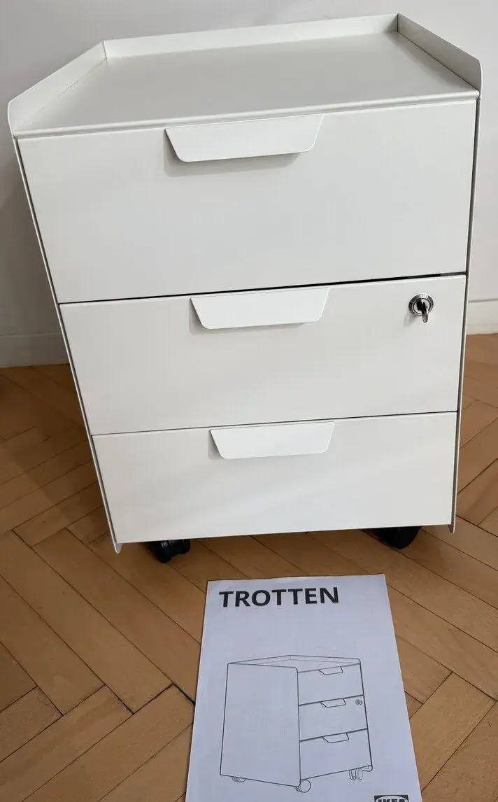"AKO NOVÁ" TROTTEN skrinka s 3 zásuvkami/kolie.BIELA za 60