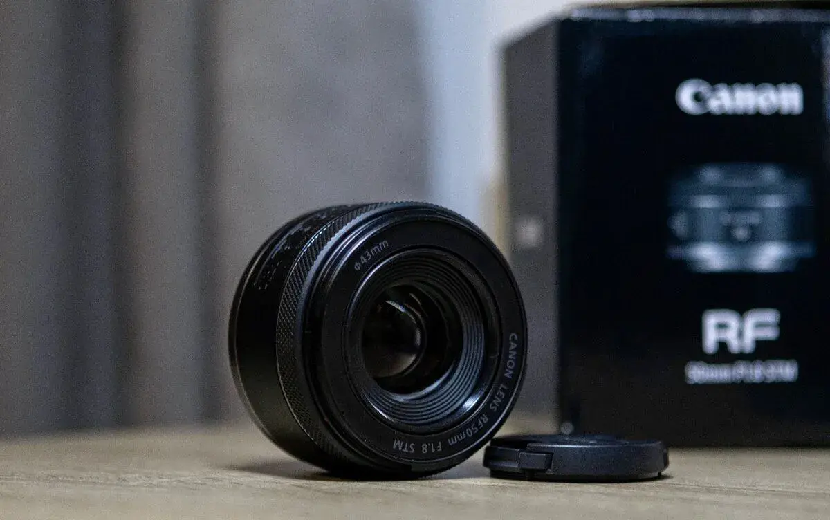 Canon RF 50mm f/1.8 STM – ako nový