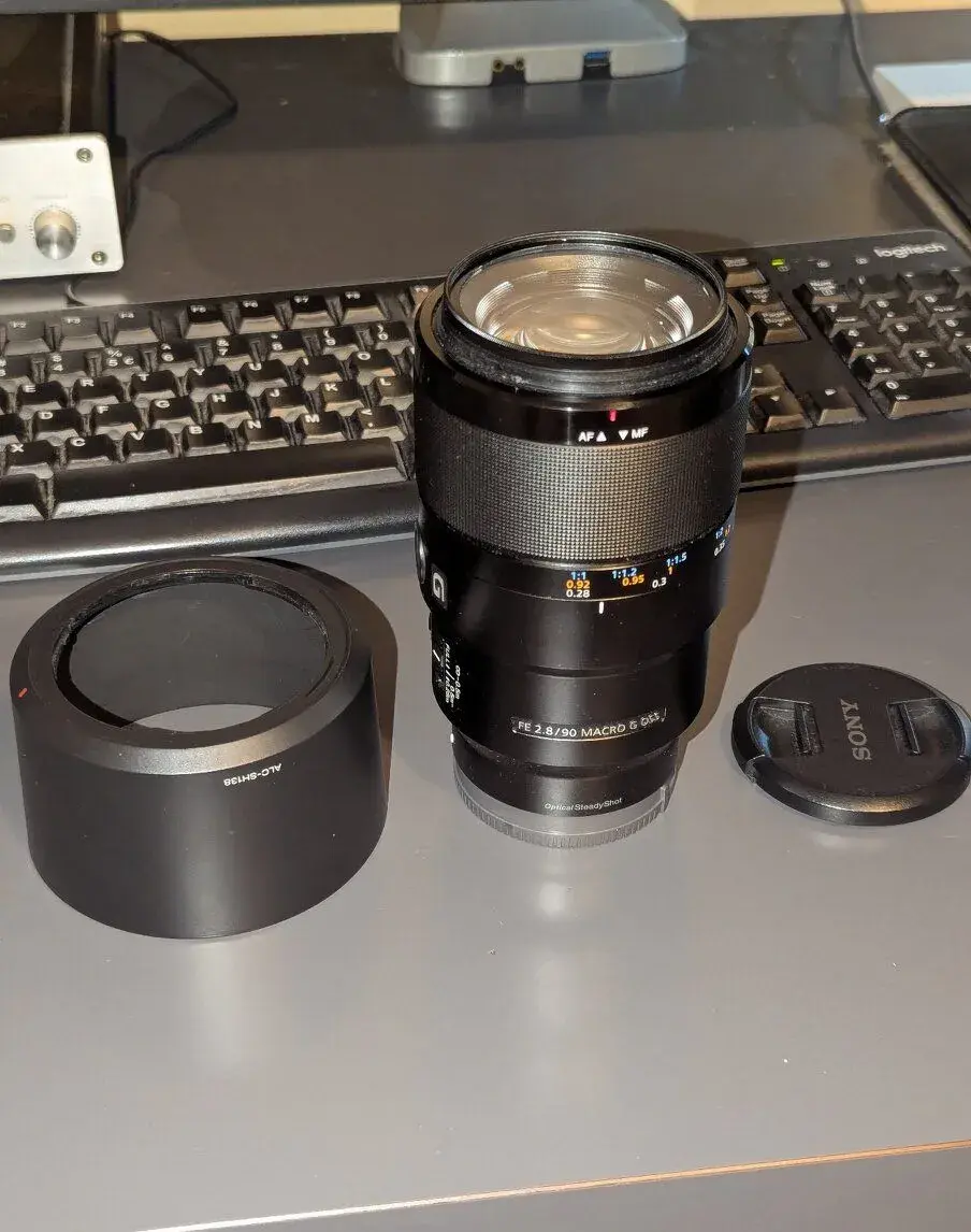 Sony FE 90 mm F2.8 Macro G OSS