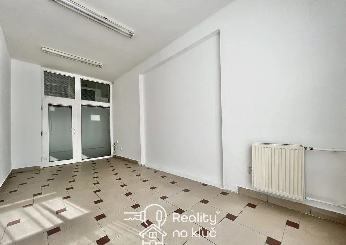 Na prenájom kancelársky priestor v centre mesta Nové Zámky