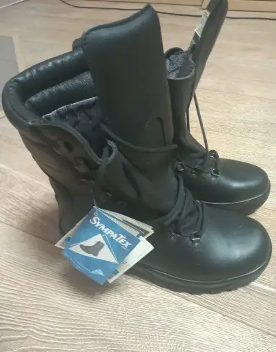 Kanady a vojenské tričká