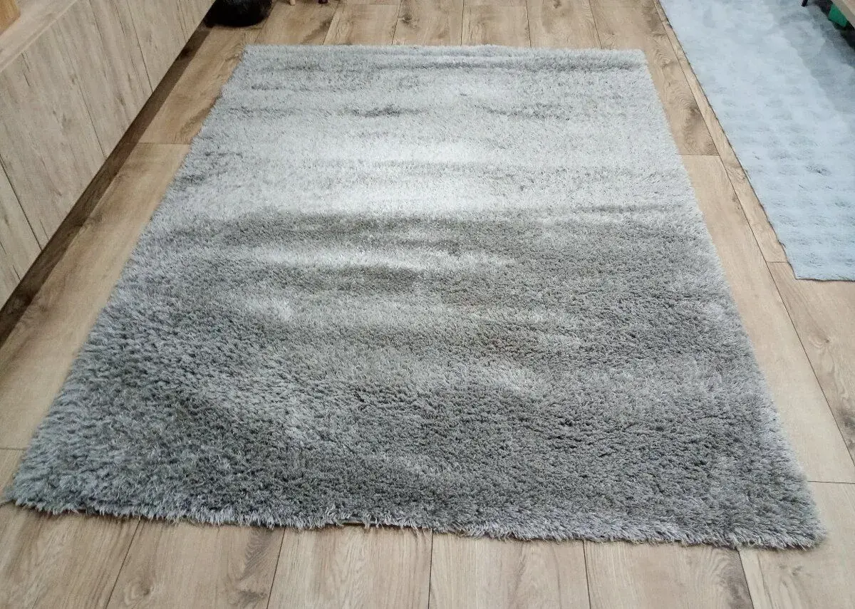 Koberec 160x220 striebro - sivý