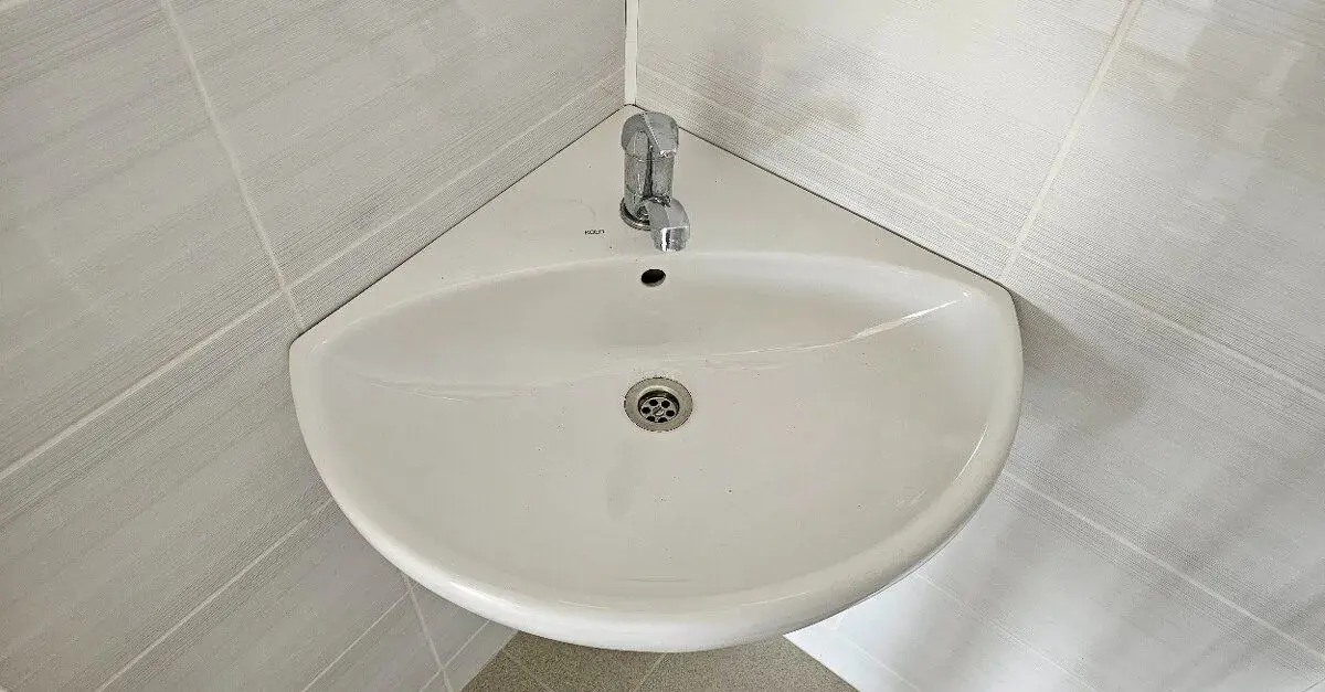Umývadlo spolu s batériou