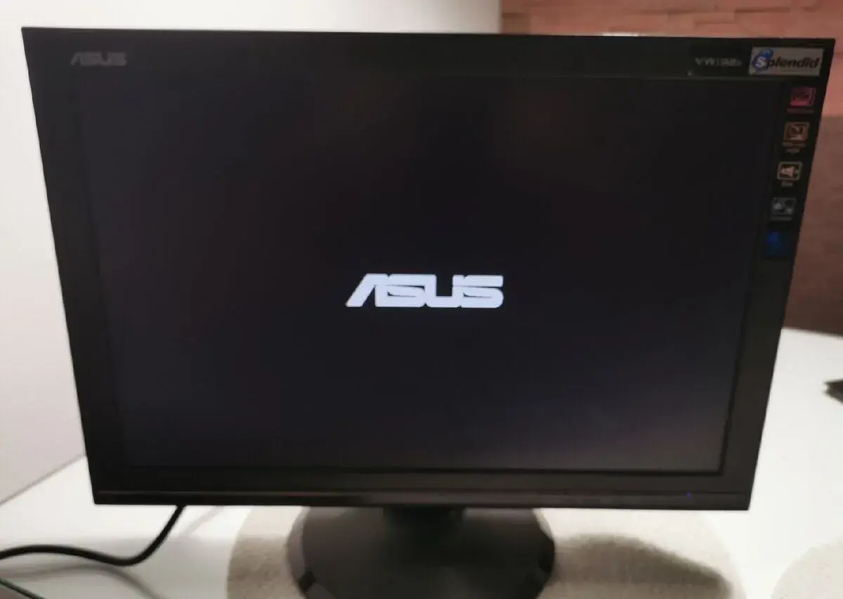 ASUS VW192S
