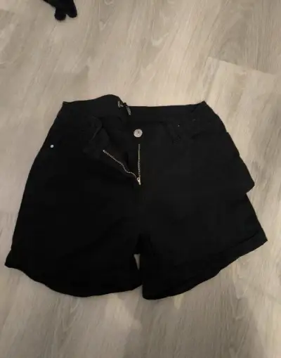 Kraťasy 38