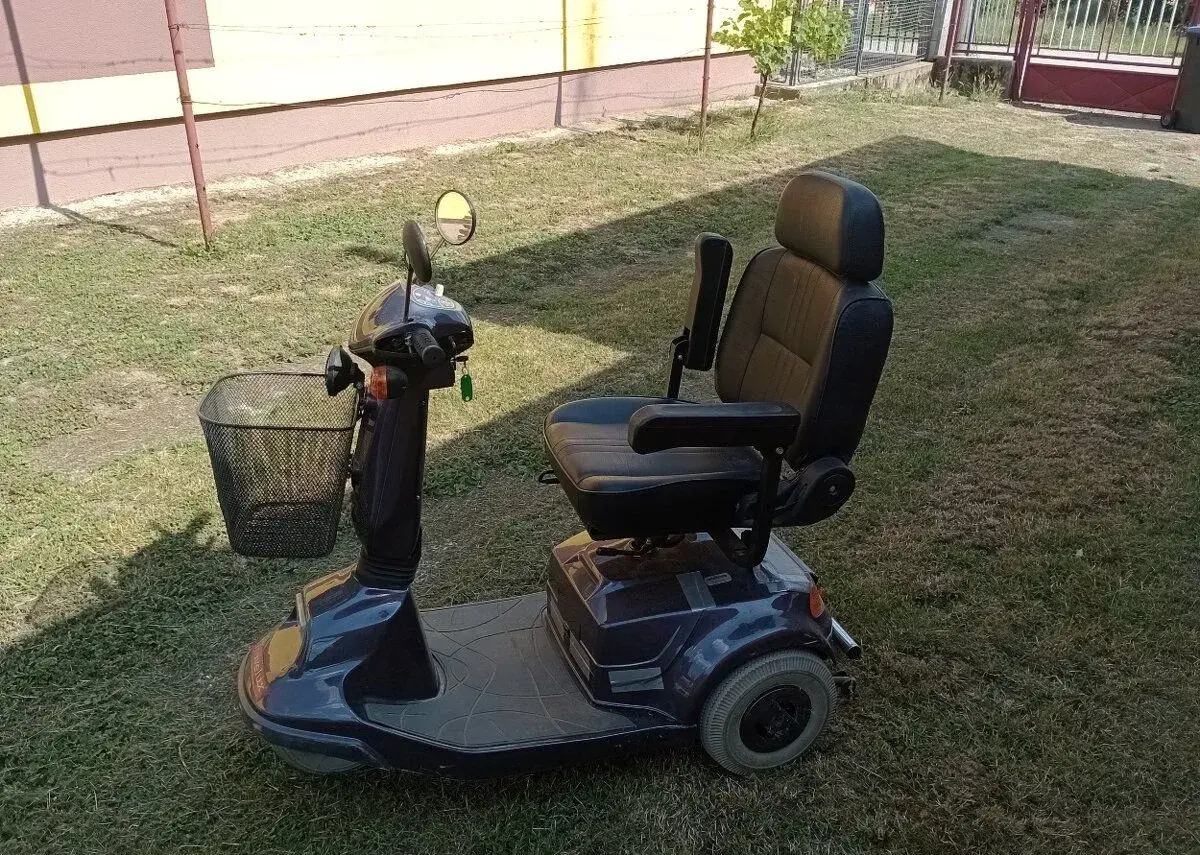 Elektrický trojkolesový skúter pre seniorov