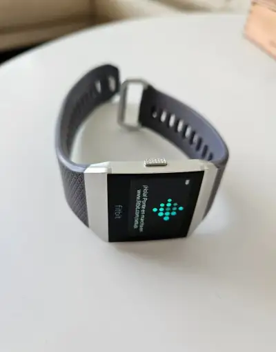 Fitbit Ionic - smart hodinky