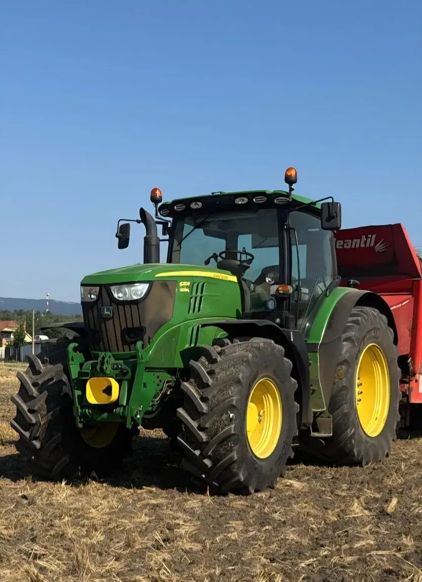 John Deere 6210R