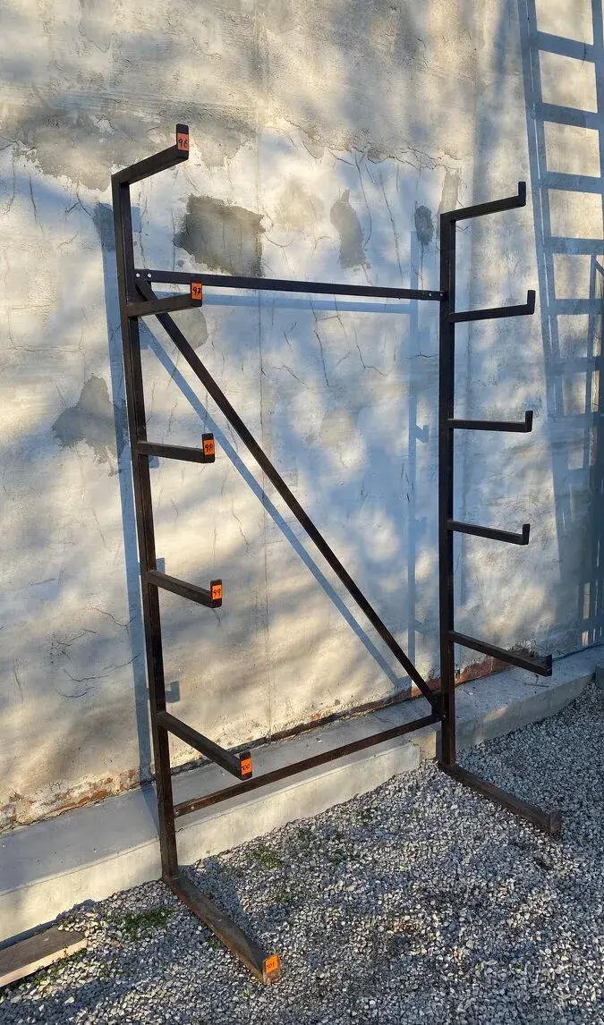 Konzolový regál na dlhý materiál (trubky, jokle, rezivo)