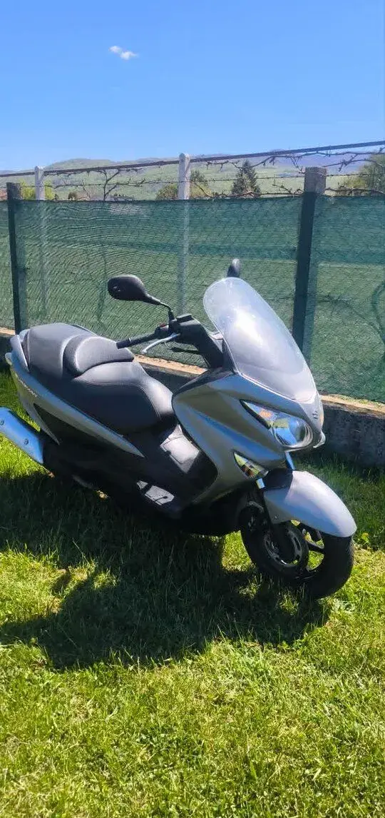 Suzuki Burgman 125cm r.v 2017
